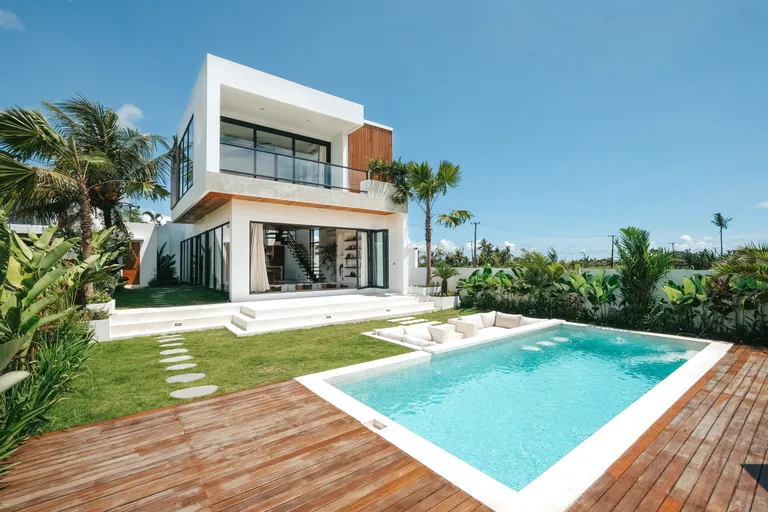Resort Estate: